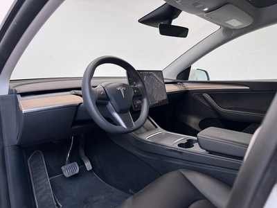 Tesla Model Y Standard Range Autopilot MOMS 299hk