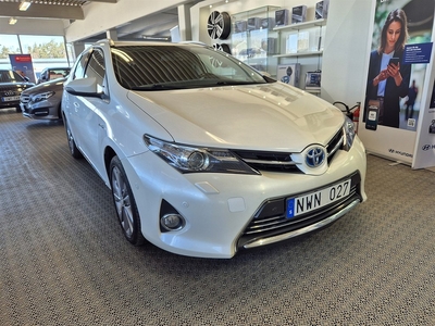 Toyota Auris Touring Sports Hybrid e-CVT (136hk)