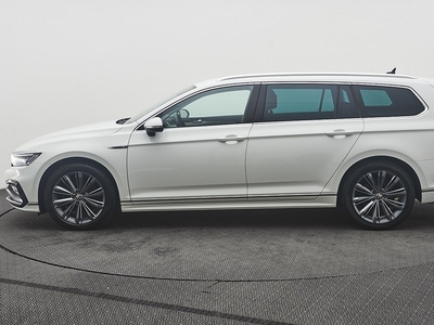 Volkswagen Passat Sportscombi 2.0 TDI 4M 200hk R-Line/Drag/Värmare