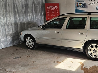 Volvo V70 2.4 BUSINESS EDITION MKT VÄLVÅRDAD BIL 39900 KR