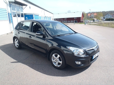 Hyundai i30 1.6 126hk