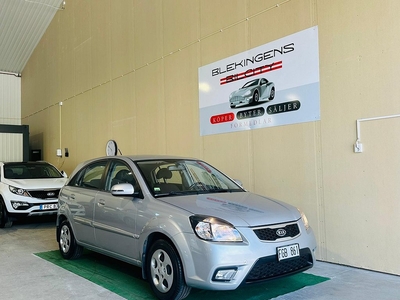 Kia Rio 1.4 Kamrembytt Nybesiktad