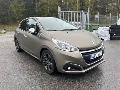 Peugeot 208 1.2 VTi 82hk Automat Style Panorama Välservad