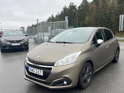 Peugeot 2081.2 VTi Automat Style Panorama Välservad 2017, Halvkombi