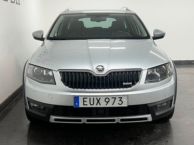 Skoda Octavia Scout 2.0 TDI 4x4/Drag/Värmare/Carplay/Ny Serv