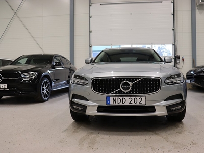 Volvo V90 Cross Country D4 AWD Pano HUD 360° Skinn Drag 190HK