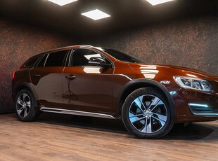 Volvo V60 Cross Country D4 AWD Summum | Lågmilad | Taklucka