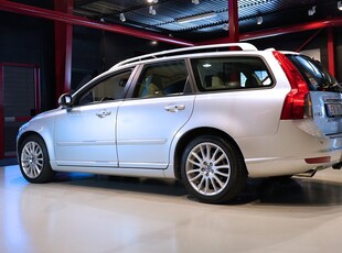 Volvo V50 D4 Summum 177 hk Dragkrok El-stolar P-Sensor