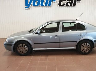 Skoda OctaviaTour 1.6 MPI AC 2 Ägare 2004, Halvkombi