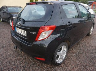 Toyota Yaris 1.33 Dual VVT-i Active Drag B-kamera