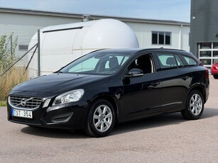 Volvo V60 T3 Låga mil Nyservad