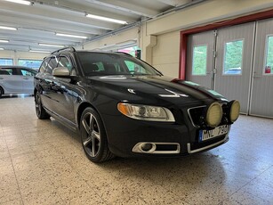 Volvo V70 D3, 136hk Momentum, R-design /D-Värmare/ Ny servad