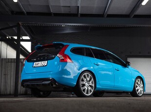 Volvo V60 Polestar T6 AWD Momentum, R-Design