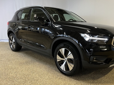 Volvo XC40B5 AWD Bensin Momentum Advanced, Navigation PRO, Klimatpaket, Parkeringssupport, Förarstöd, Dragkrok Halvautomatisk, Panoramagla 2021, SUV