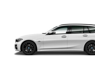 BMW 330e xDrive Touring M Sport/ 19