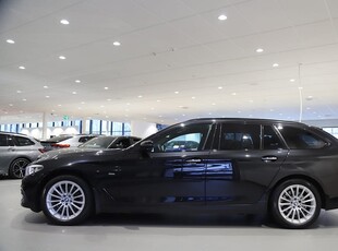 BMW 520 d xDrive Touring Värmare / Drag / 360 Kamera / Läder / Sportline