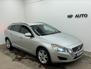 Volvo V60 D4 AWD Momentum Drag D-värm Skinn Voc