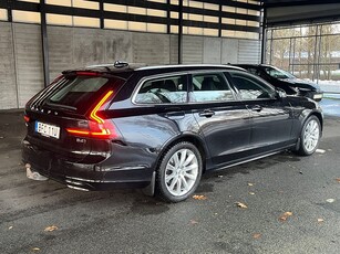 Volvo V90 B4 AWD Diesel Mom Adv *drag/navigation/S&V-hjul*