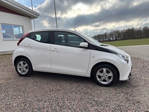 Toyota Aygo 5-dörrar 1.0 VVT-i x-shift X-PLAY Euro 6