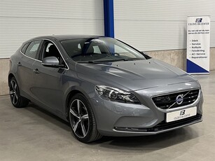 Volvo V40 D2 Manuell 115 HK / Momentum / Kamrem Bytt / Drag /