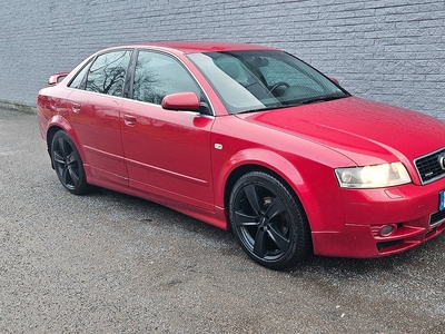 Audi A4 Sedan 1.8 T Quattro Sport Kjolpaket 18