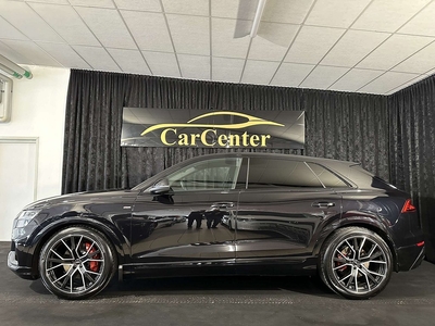 Audi Q8 50 TDI * S-Line * 22” Fälg * Värmare * Svartoptik *