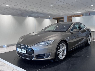 Tesla Model S85D, Fri laddning 2015, Sedan