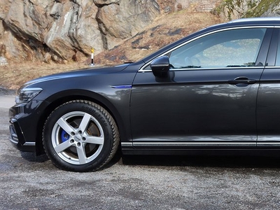 Volkswagen Passat Sportscombi GTE PANO COCKPIT VÄRMARE DRAG