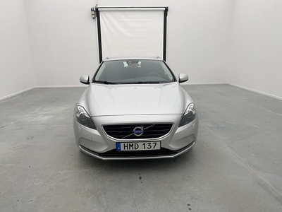 Volvo V40 D2 115hk Momentum VOC Värmare Sensorer Välservad