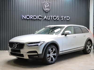 Volvo V90 Cross Country D4 AWD / Momentum / Drag / Euro 6