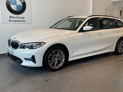 BMW 330e Touring Aut Model Sport | Navi | Rattvärme | HiFi 2021, Kombi