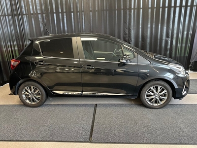 Toyota Yaris Hybrid e-CVT Automat 101hk B-kamera