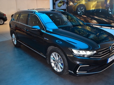 Volkswagen Passat Sportscombi GTE Hybrid,, Drag/Värmare