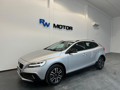 Volvo V40 Cross Country D3 Momentum 150hk D-värmare VOC