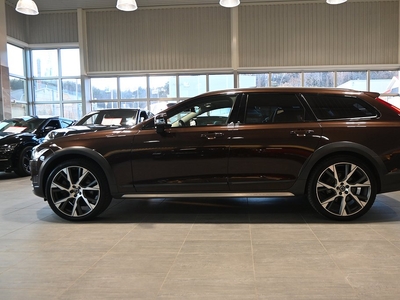 Volvo V90 Cross Country D5 AWD 235hk Pro B&W Pano HUD Drag