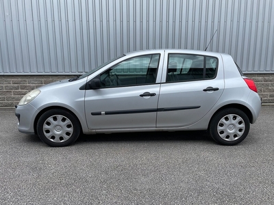 Renault Clio 5-dörrars 1.2 / Nybes