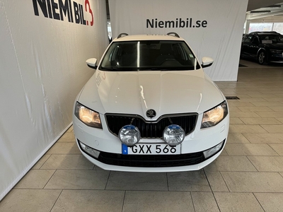 Skoda Octavia Kombi 1.6 TDI MoK Sätesvärme Dragkrok S&V-däck