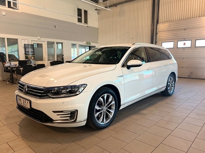 Volkswagen Passat Sportscombi GTE Executive Cockpit Värmare