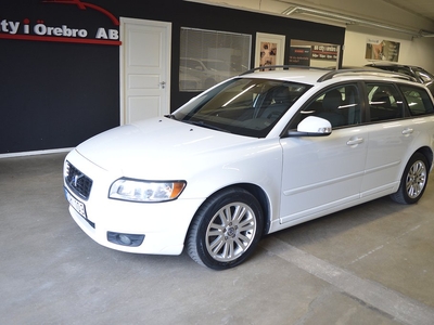 Volvo V50 2.0 D (136hk) Momentum / D-värmare / Drag / Nyervad & Ny Besikta