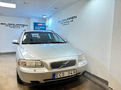 Volvo V70 2.4 Kinetic 170HK / Ny Bes / Kamrem bytt / 1 Bruk