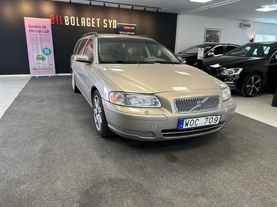 Volvo V70 2.5T 210HK Momentum Nybesiktigad