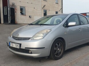 Toyota Prius1.5 VVT-i 3CM CVT Euro 4,Nybesiktigad-S Vdäck 2006, Halvkombi