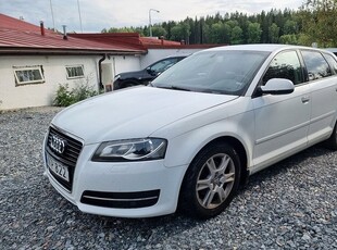 Audi A3Sportback 1.6 TDI S Tronic Attraction Automat 2013, Halvkombi