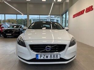 Volvo V40 T2 | Momentum | Panorama | Värmare |