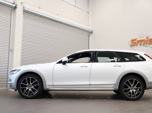 Volvo V90 Cross Country D4 AWD PRO OCEAN RACE LÄDER DRAG 20' 190hk