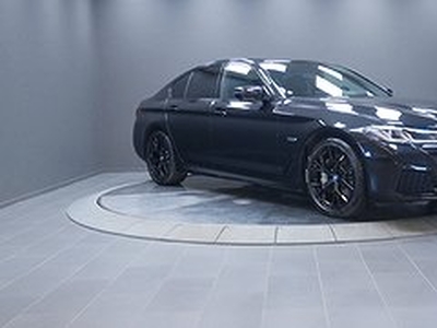 BMW 545 e xDrive Sedan/M Sport/Innovation/Drag/394hk