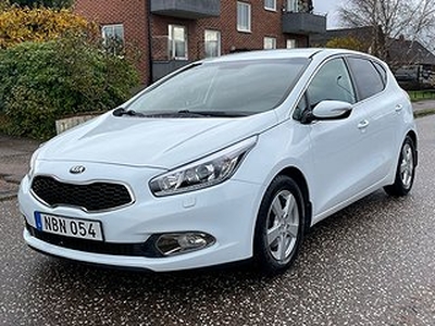 Kia CEED cee'd 1.6 CRDi Euro 5/ Ny Besiktigad/ 17200 mil