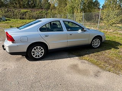 Volvo S60 2.4 Kinetic Nya dubbdäck