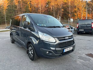 Ford Tourneo Custom 300 2.2 TDCi 155hk Ghia 9-sits 1 ägare