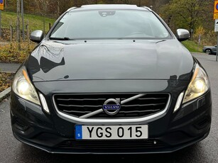 Volvo V60 D5 R-Design 215HK Drag Värm Navi Lucka Besiktigad